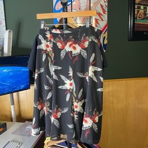Sag Harbor Black Skirt with Floral Accents size 16